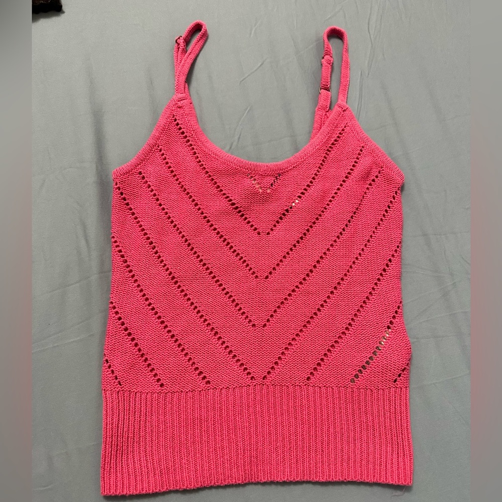 Never worn Roxy pink knit tank top